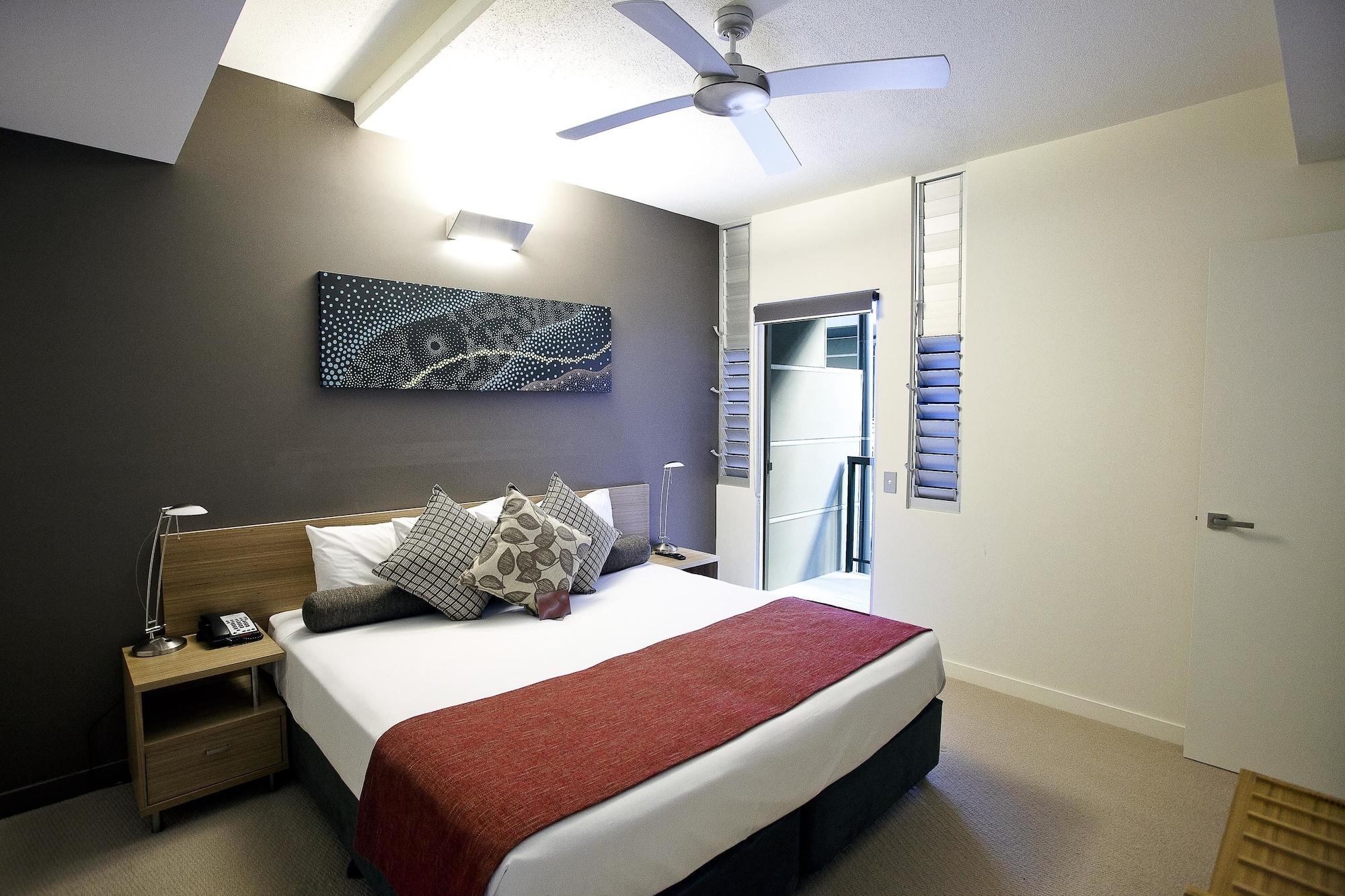 Peppers Noosa Resort And Villas Екстериор снимка A bedroom at the Mantra on the Lake