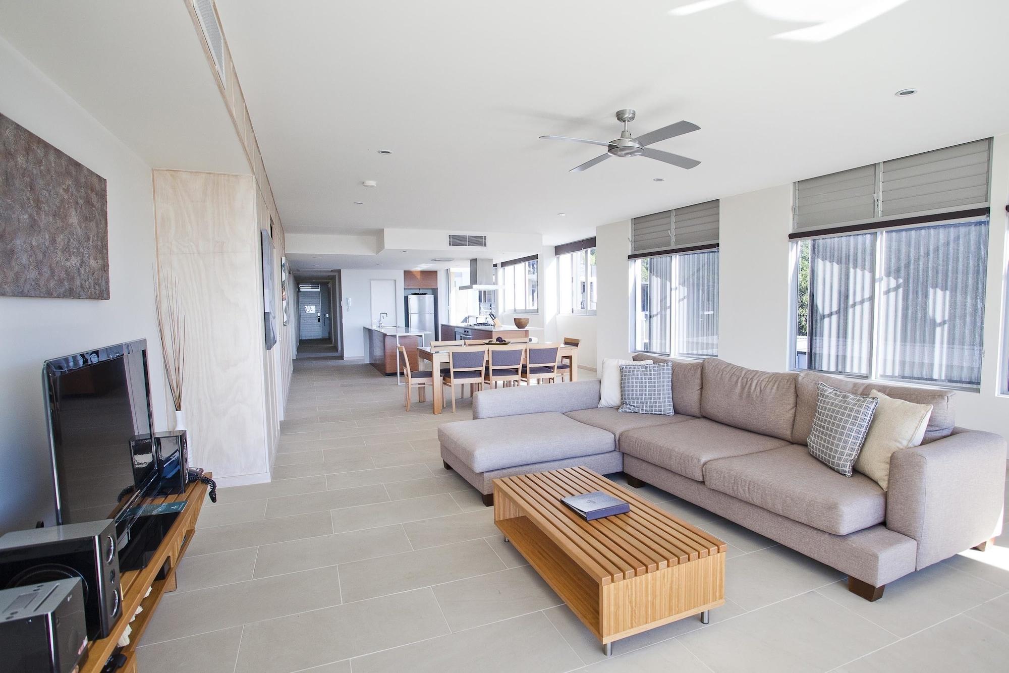 Peppers Noosa Resort And Villas Екстериор снимка A living room in a modern house