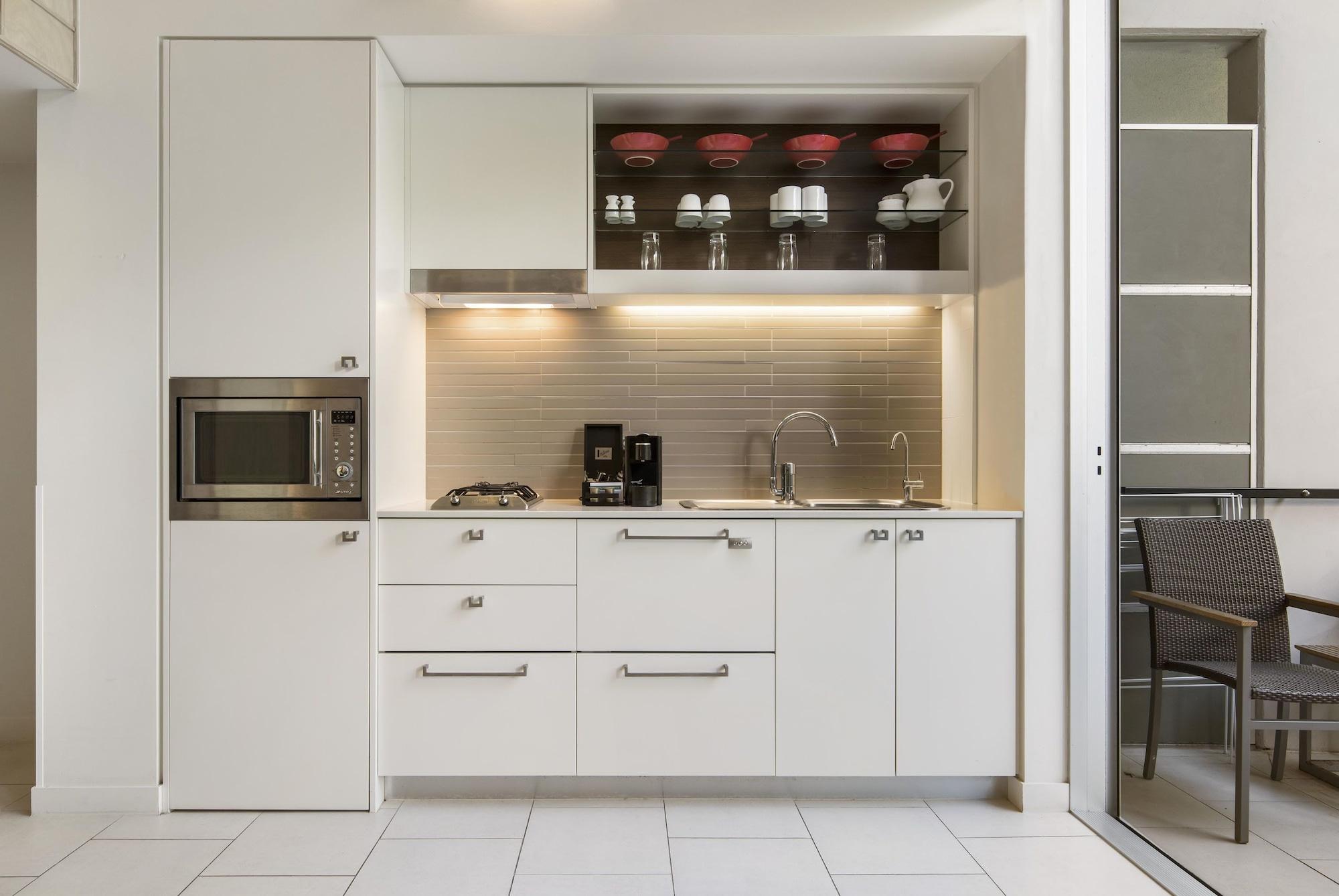 Peppers Noosa Resort And Villas Екстериор снимка A small kitchen