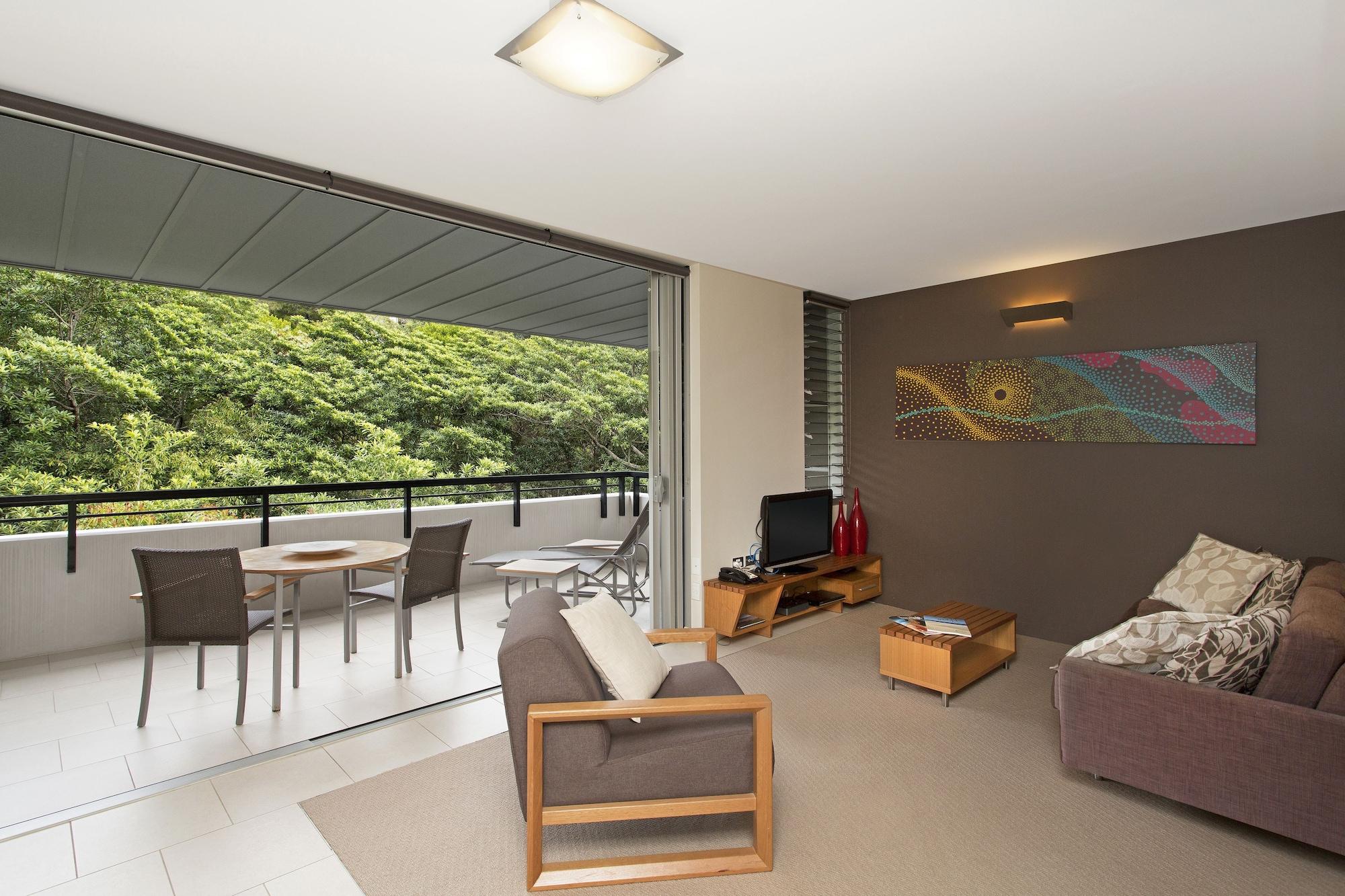 Peppers Noosa Resort And Villas Екстериор снимка A living room with a balcony